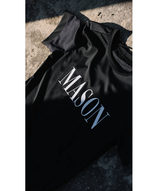 Футболка AM с надписью MASON, спина и рукава из сетки (черный/белый)